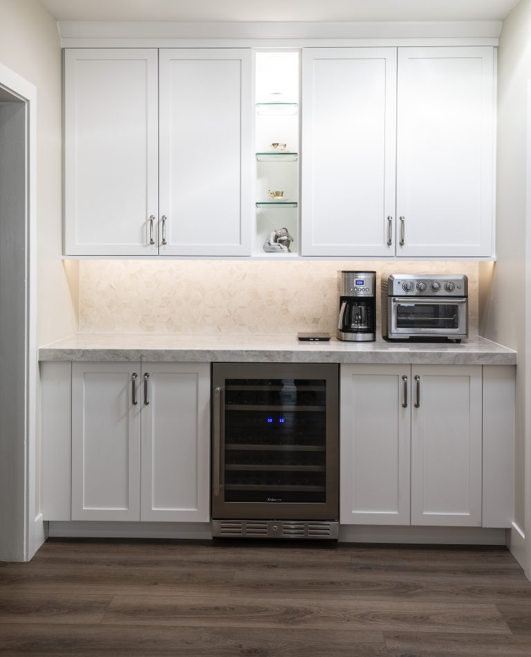 Modern kitchen and bar design from custom remodels project
