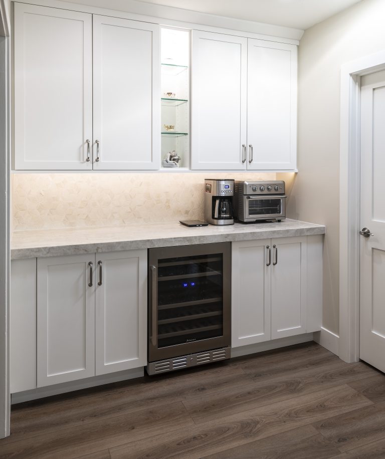 Modern kitchen and bar design from custom remodels project