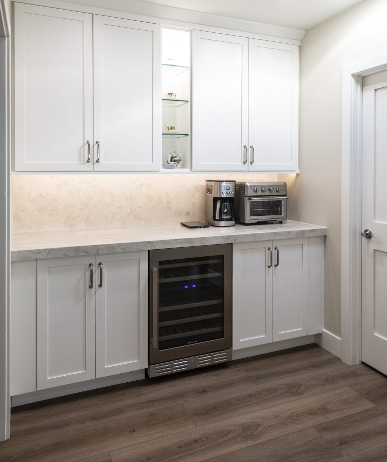 Modern kitchen and bar design from custom remodels project