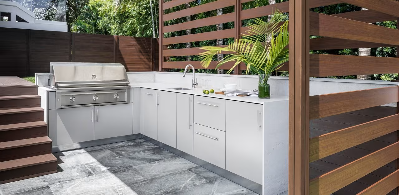 Stainless Steel vs. Composite Outdoor Cabinets: Which Is Better for Your Outdoor Kitchen?
